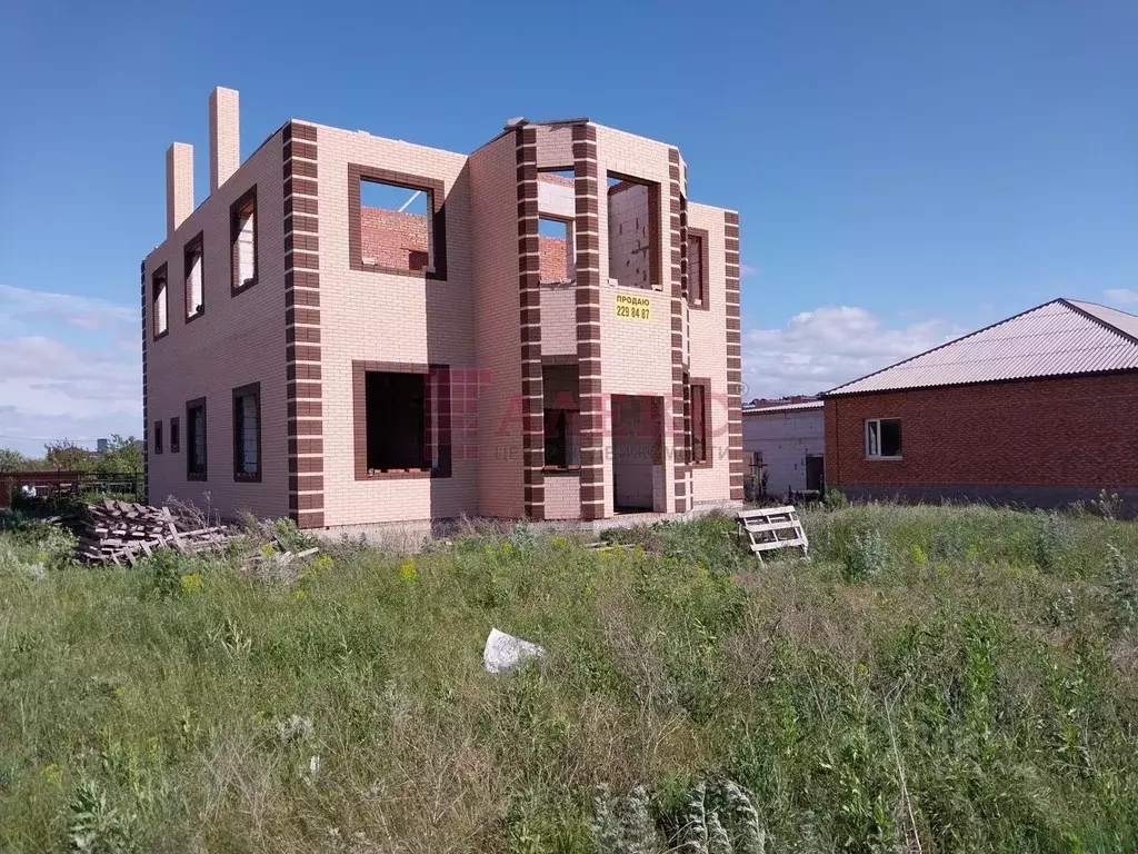 Дом в Ростовская область, Мясниковский район, с. Чалтырь ул. ... - Фото 1