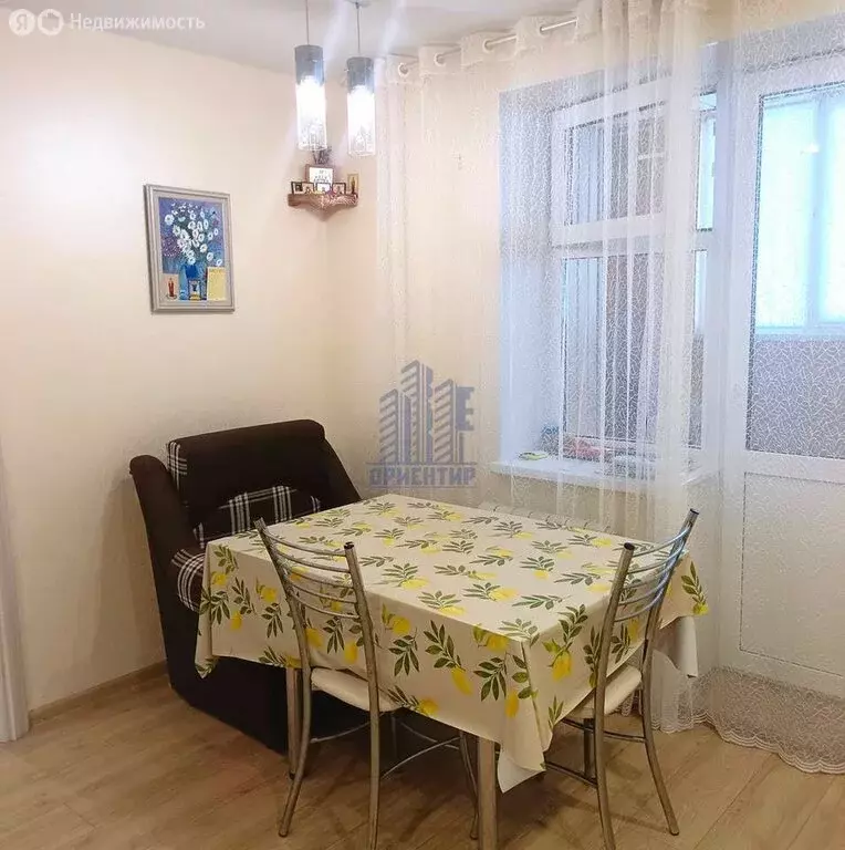 2-комнатная квартира: Чебоксары, улица Ленинского Комсомола, 3 (64 м) - Фото 2
