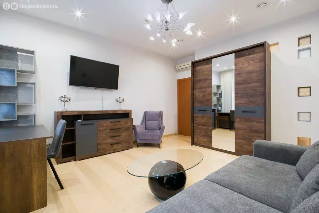 3-комнатная квартира: Санкт-Петербург, 7-я линия Васильевского ... - Фото 2