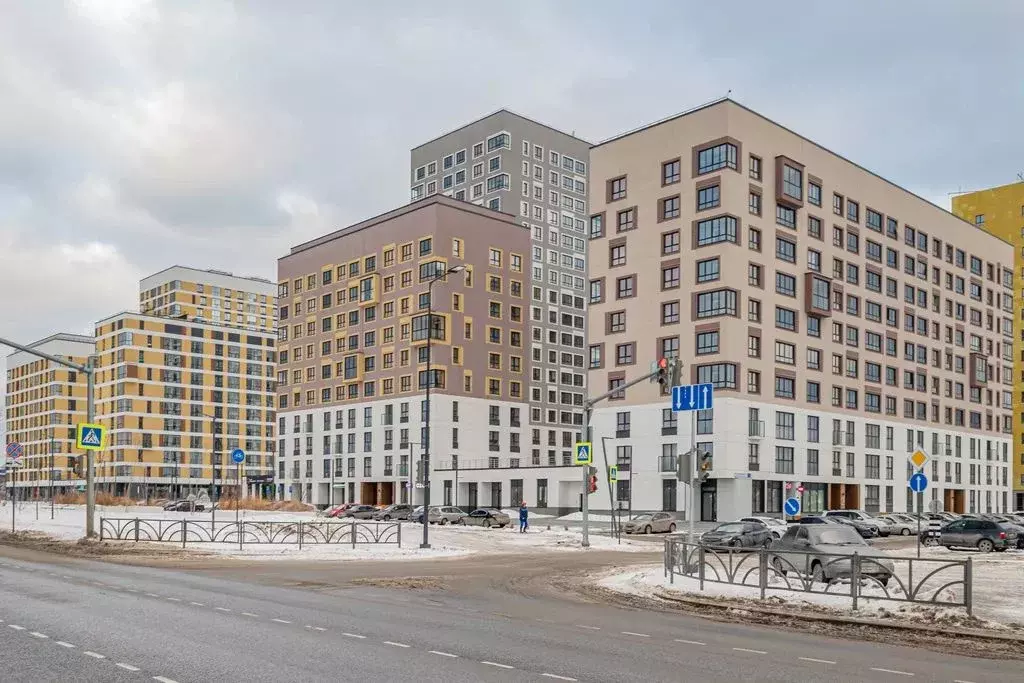 2-к кв. Свердловская область, Екатеринбург бул. Новосинарский, 7 (53.0 ... - Фото 1