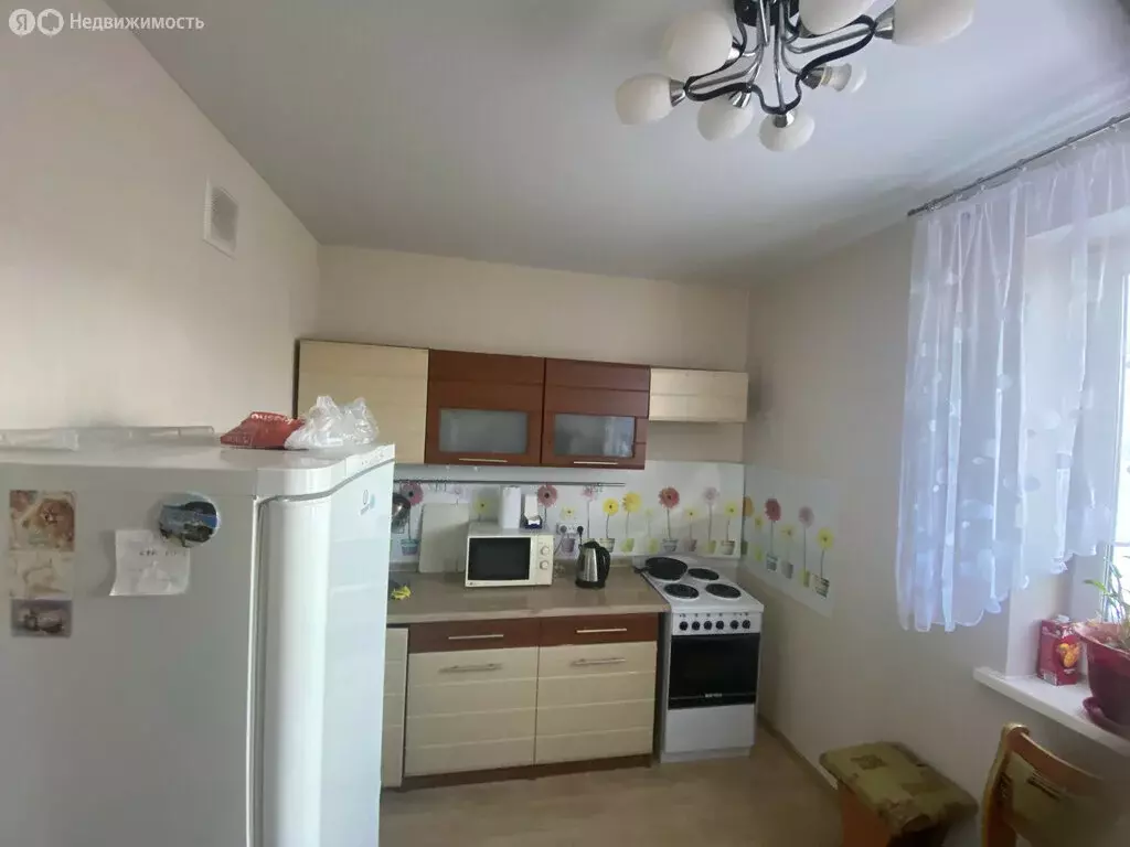 3-комнатная квартира: Новый Уренгой, район Южная Жилая Часть, ... - Фото 2