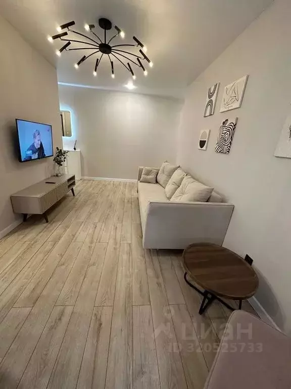 3-к кв. Свердловская область, Екатеринбург ул. Первомайская, 35 (55.0 ... - Фото 1