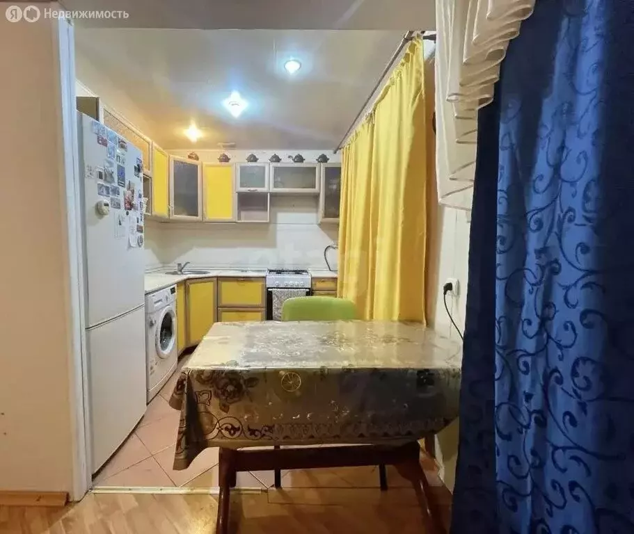 3-комнатная квартира: Воткинск, улица Курчатова, 12 (56.7 м) - Фото 1