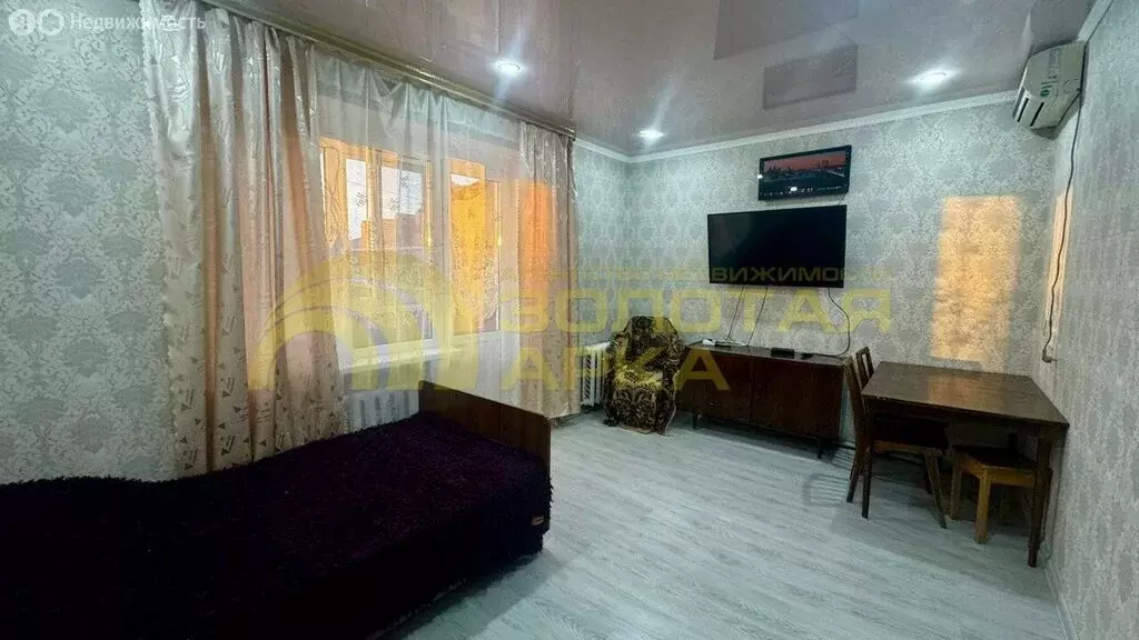Квартира-студия: станица Полтавская, улица Ленина, 233 (40.9 м) - Фото 1