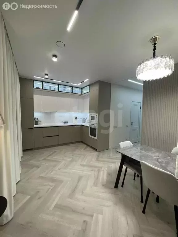 3-комнатная квартира: Якутск, улица Байкалова, 2 (72.4 м) - Фото 1