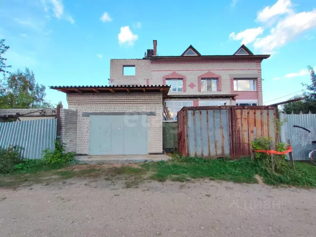 Дом в Архангельская область, Котлас ул. Чернышевского, 6 (400 м) - Фото 1