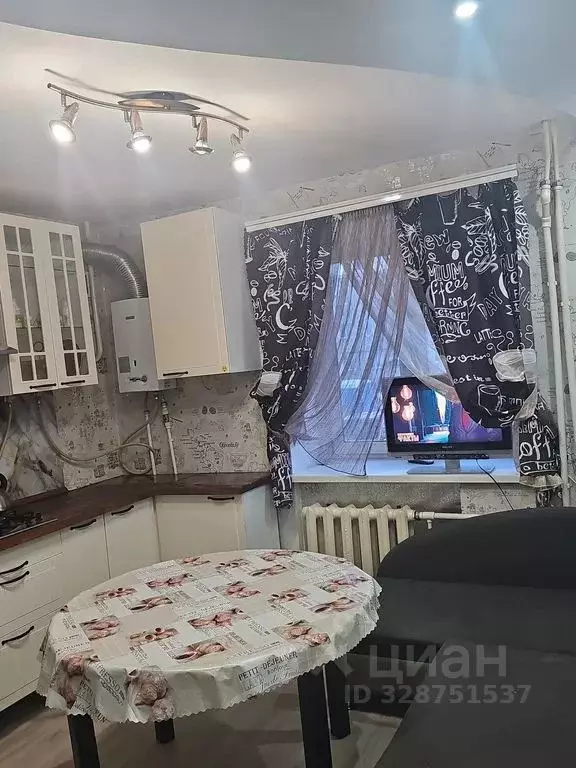 2-к кв. Татарстан, Чистополь ул. Бутлерова, 127 (60.0 м) - Фото 1