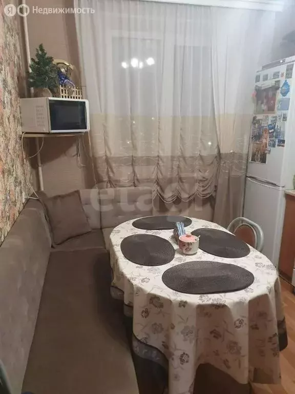 3-комнатная квартира: Курган, жилой район Заозёрный, 1-й микрорайон, ... - Фото 2