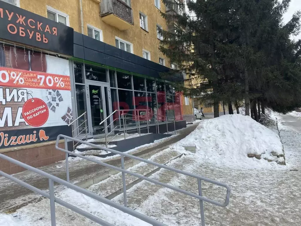 Помещение свободного назначения в Омская область, Омск просп. Карла ... - Фото 1