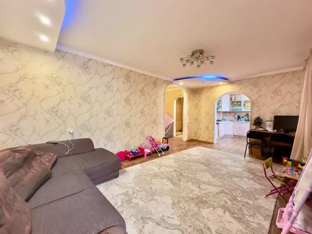 3-к кв. Татарстан, Набережные Челны ул. Академика Королева, 17Б (72.4 ... - Фото 0