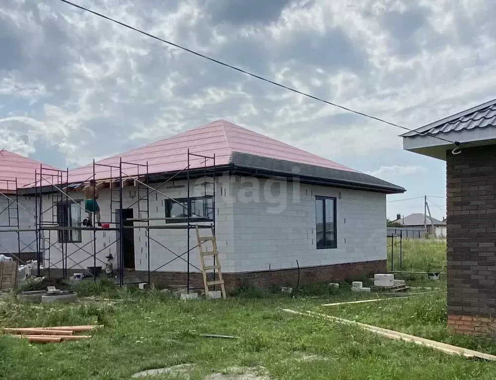 Дом в Курская область, Курский район, Новопоселеновский сельсовет, д. ... - Фото 1