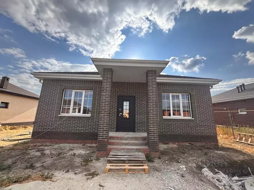 Дом в Ростовская область, Неклиновский район, с. Новобессергеневка ул. ... - Фото 1