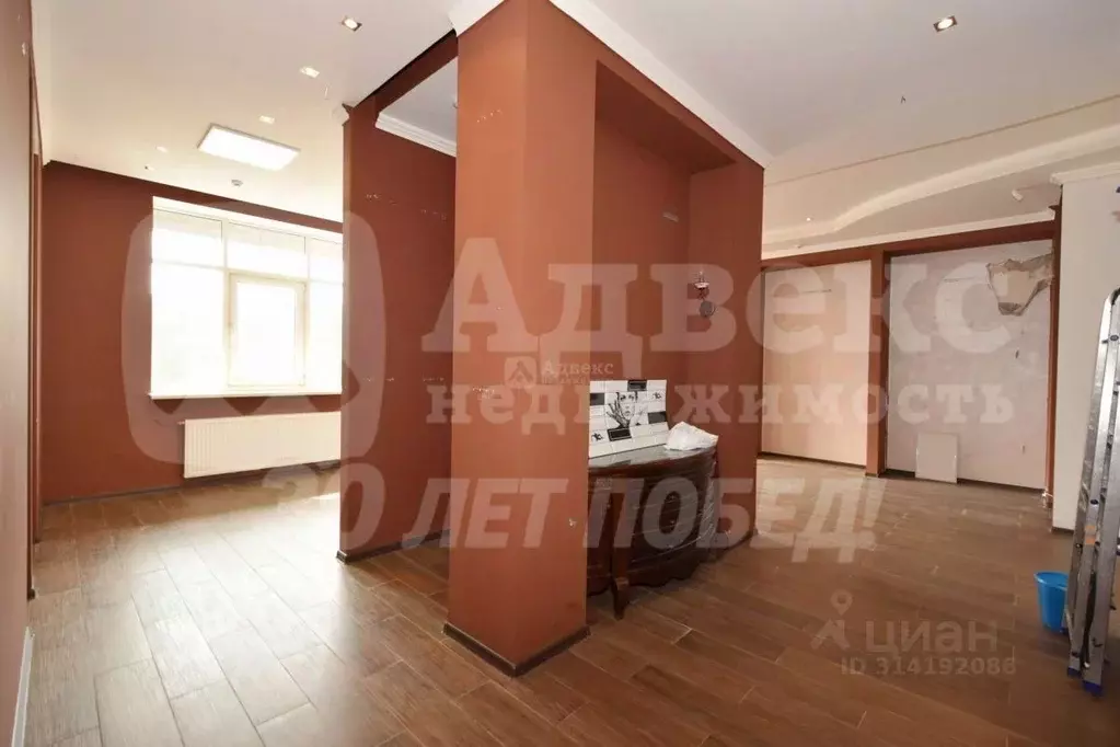 Помещение свободного назначения в Тюменская область, Тюмень ул. ... - Фото 1