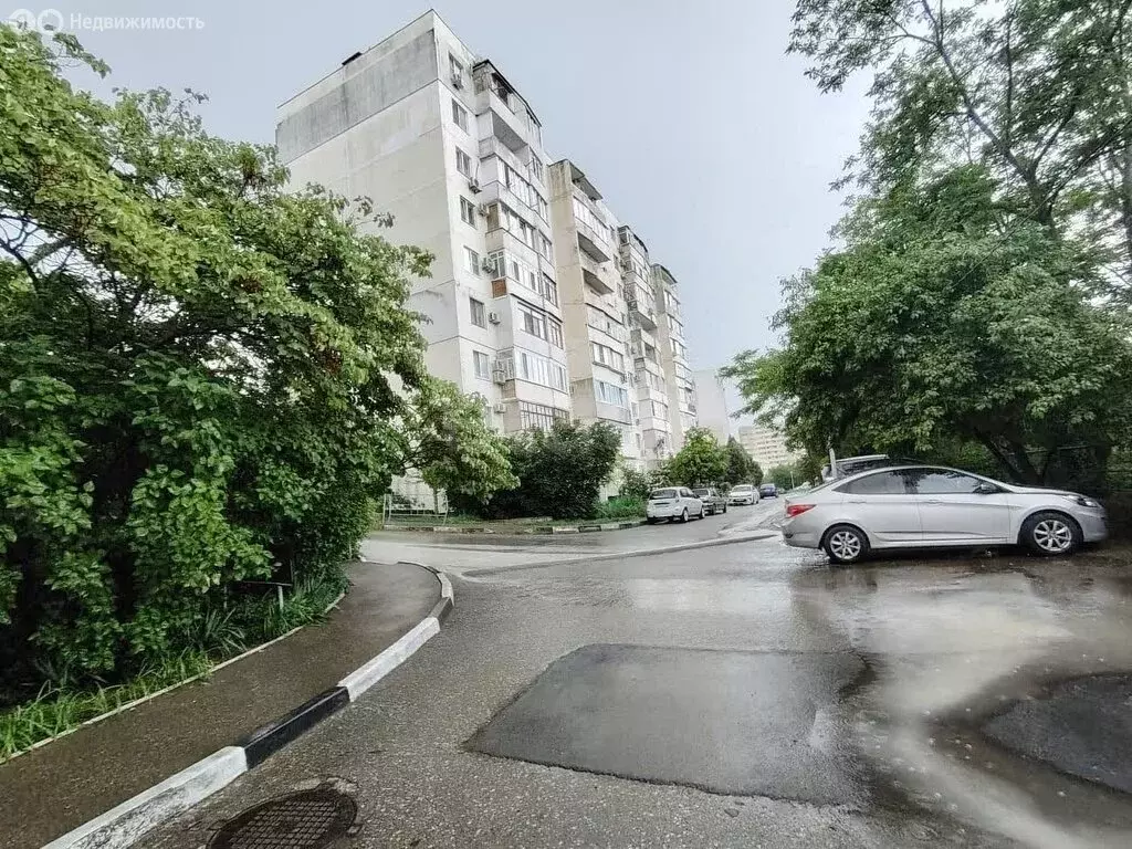 3-комнатная квартира: село Дивноморское, улица Олега Кошевого, 28а ... - Фото 0