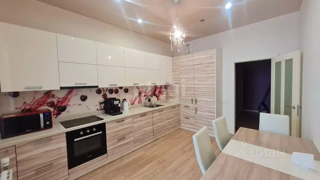 3-к кв. Свердловская область, Екатеринбург ул. Авиационная, 10 (98.0 ... - Фото 1