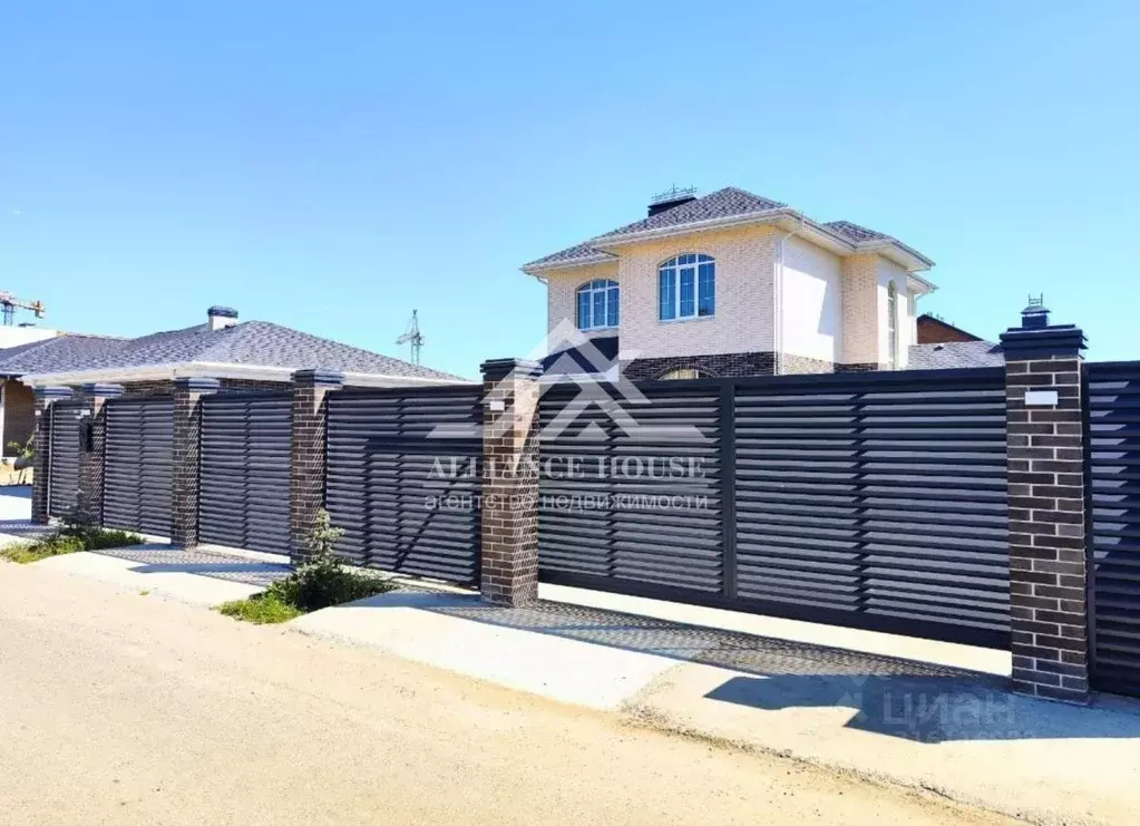 Дом в Татарстан, Лаишевский район, Столбищенское с/пос, с. Усады ул. ... - Фото 2