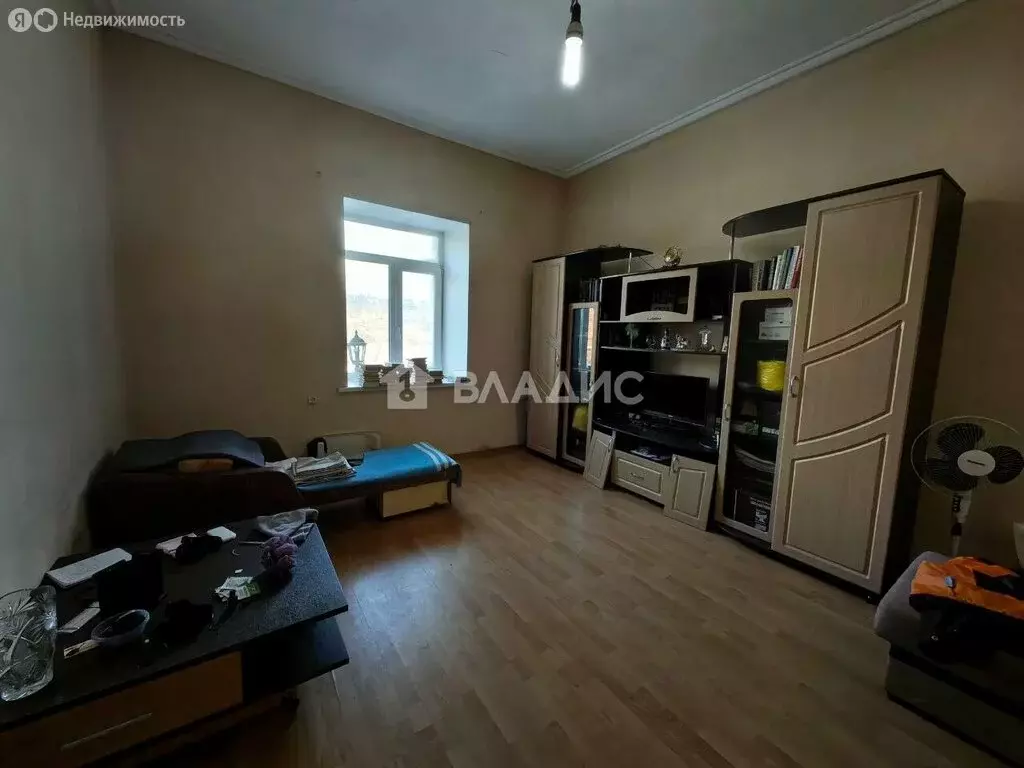 3-комнатная квартира: Улан-Удэ, микрорайон Вагжанова, Дивизионная ... - Фото 1