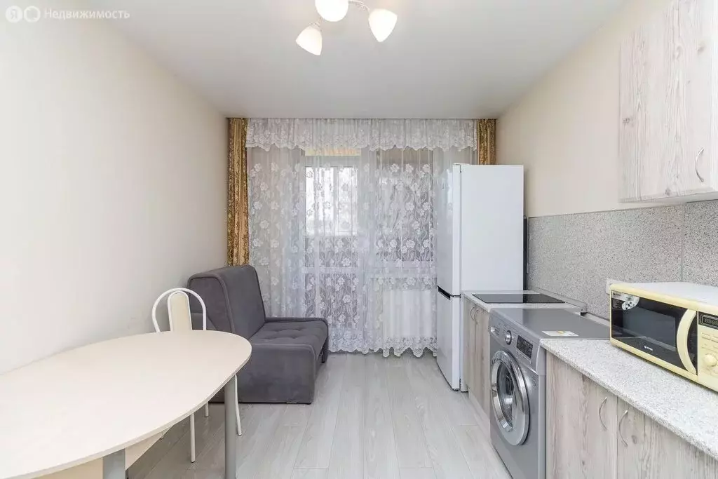 1-комнатная квартира: Тюмень, улица Бирюзова, 6Б (33 м) - Фото 2