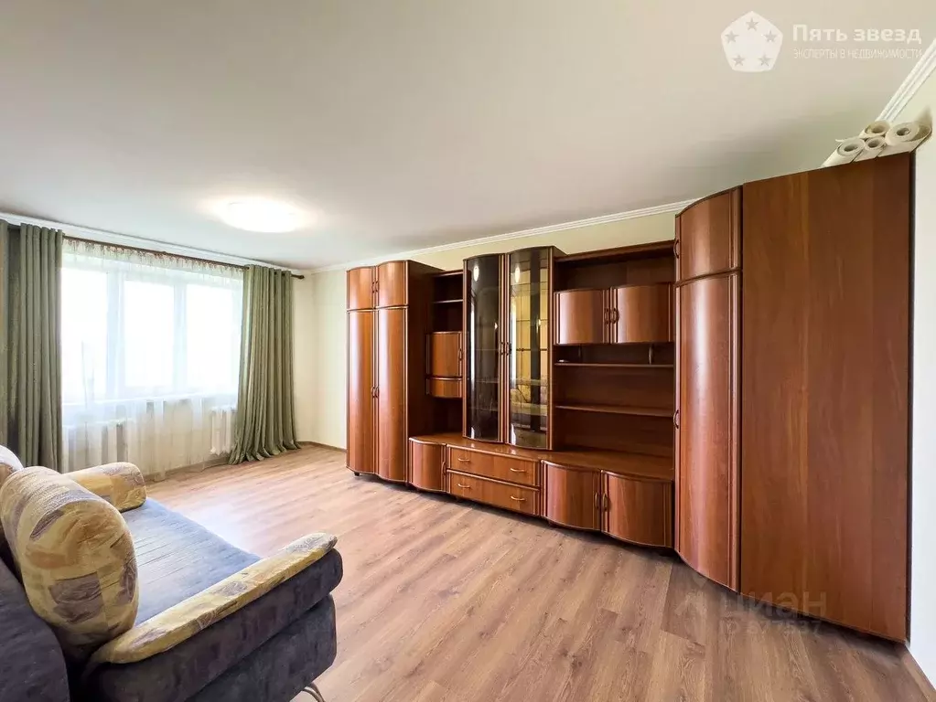 2-к кв. Тверская область, Тверь Республиканская ул., 13 (70.1 м) - Фото 0