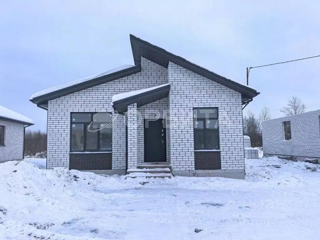 Дом в Тюменская область, Тюменский муниципальный округ, Винзили рп  ... - Фото 1