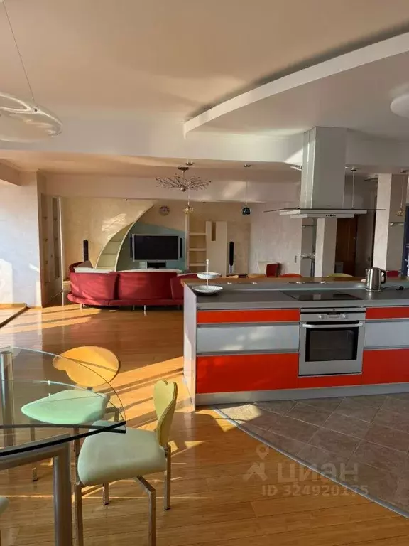 2-к кв. Омская область, Омск наб. Иртышская, 9/1 (120.0 м) - Фото 1