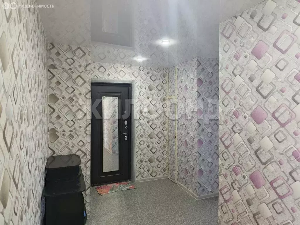 2-комнатная квартира: Карасук, улица Комарова, 8 (48.2 м) - Фото 2