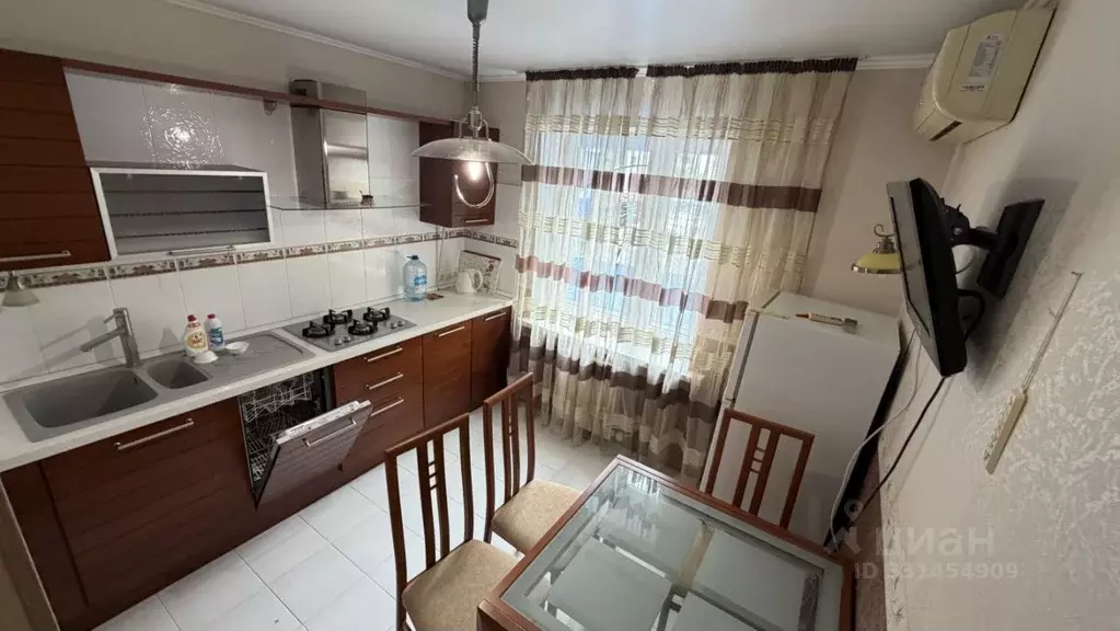 2-к кв. Крым, Феодосия бул. Старшинова, 8А (50.0 м) - Фото 1