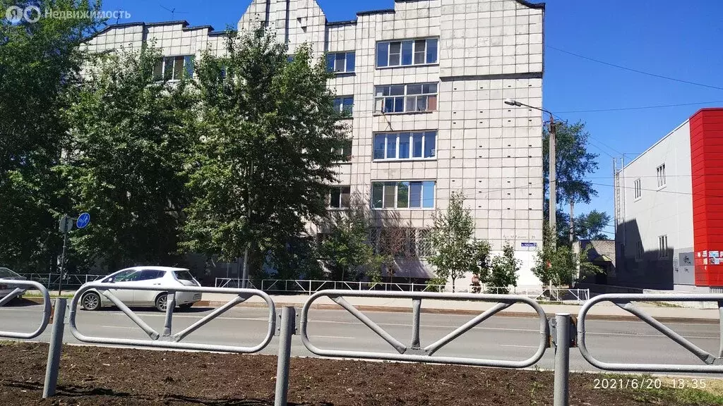 3-комнатная квартира: Пермь, улица Маршала Рыбалко, 21 (82.1 м) - Фото 0
