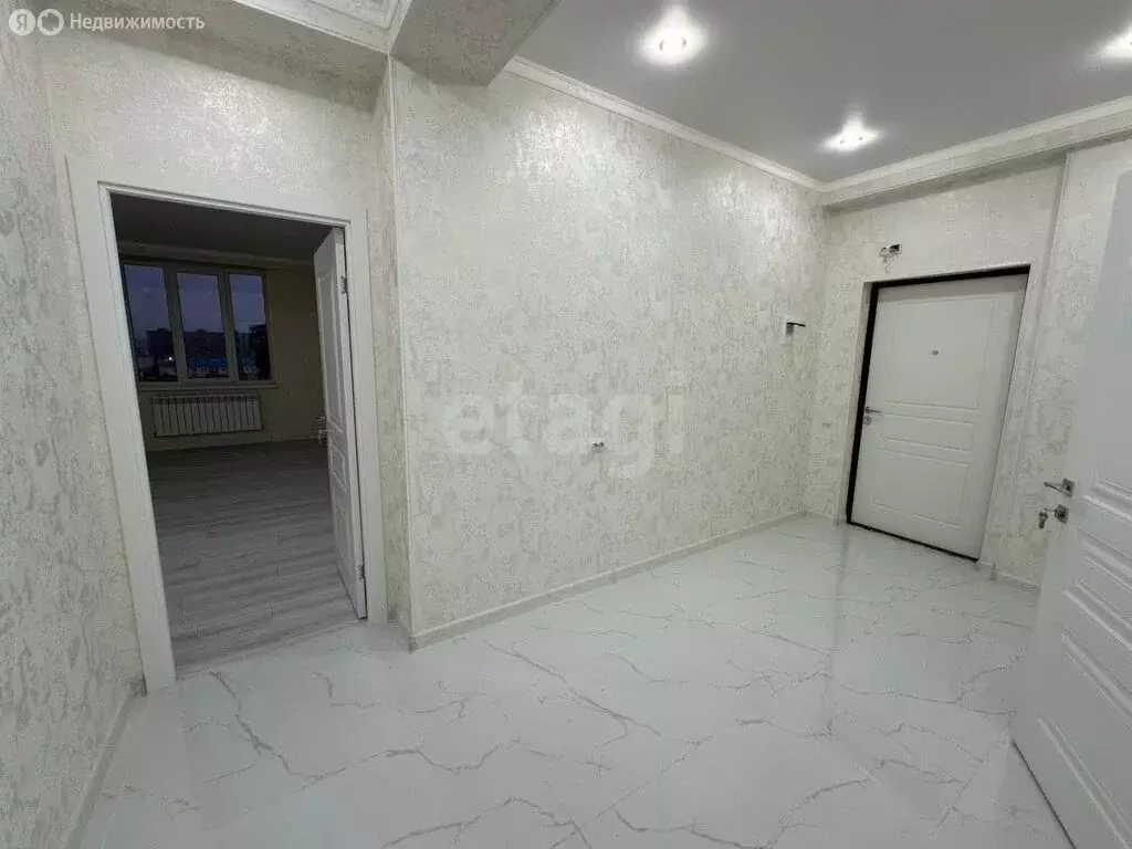 2-комнатная квартира: Магас, улица Хаджи-Бикара Муталиева, 3 (69 м) - Фото 2