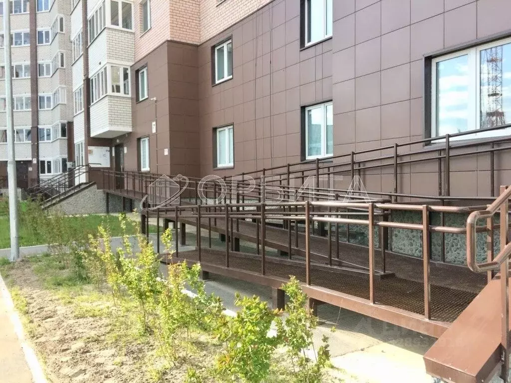 2-к кв. Тюменская область, Тюмень Амурская ул., 39 (57.9 м) - Фото 0