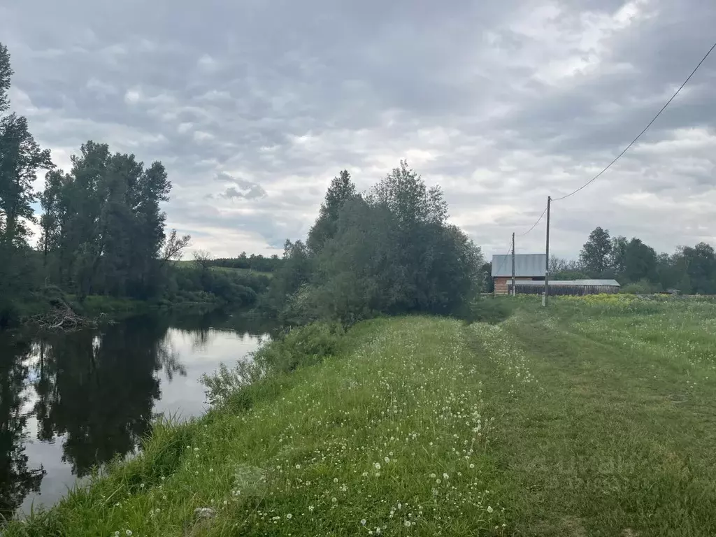 Участок в Челябинская область, Кусинский муниципальный округ, д. ... - Фото 1