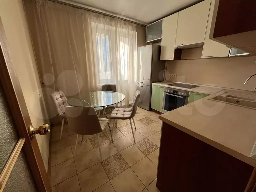 2-к. квартира, 55 м, 8/19 эт. - Фото 0