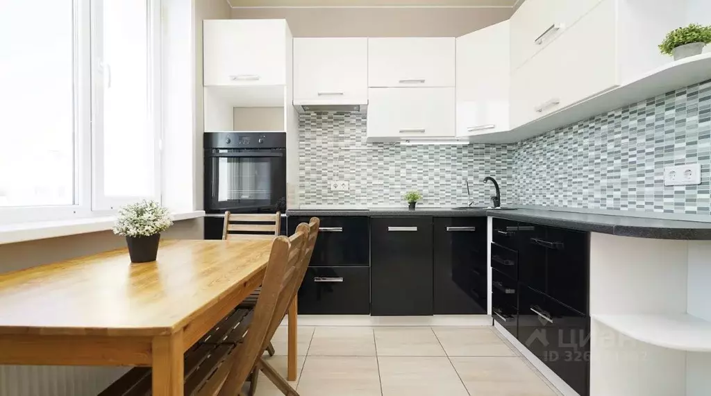 2-к кв. Татарстан, Казань Роторная ул., 27В (62.5 м) - Фото 1