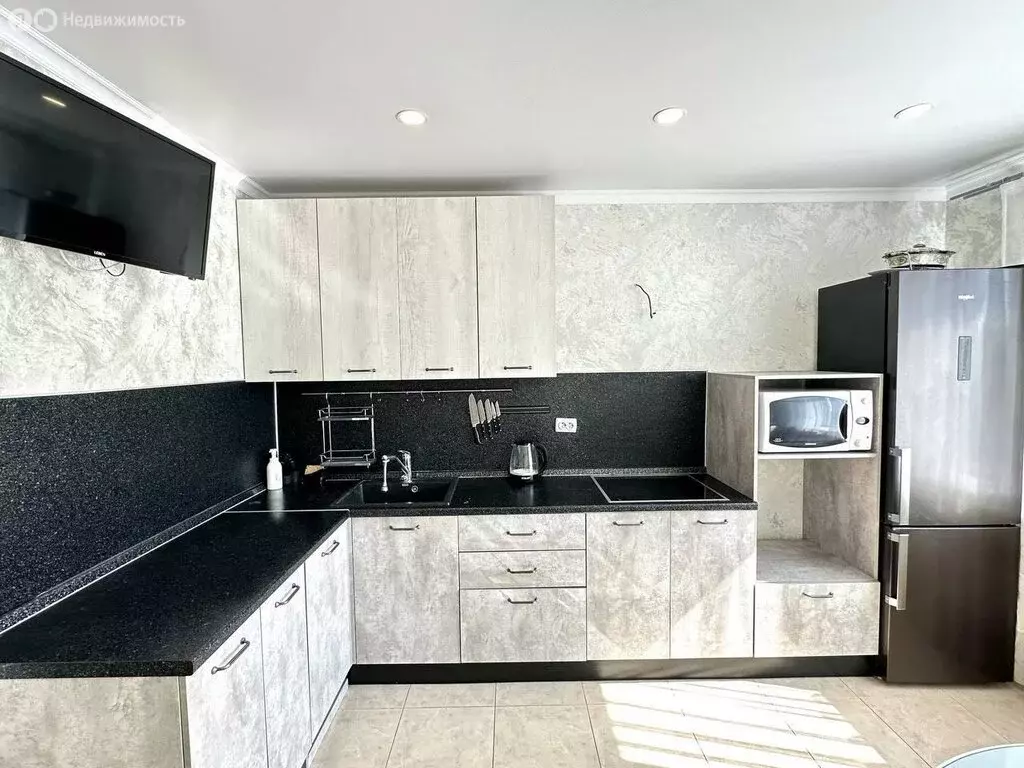 2-комнатная квартира: Оренбург, улица Братьев Хусаиновых, 2 (60 м) - Фото 1