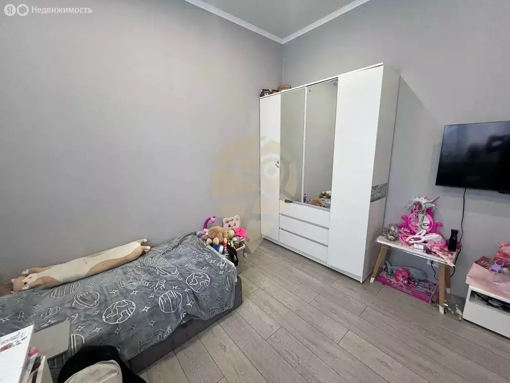 Дом в Старый Оскол, Художественная улица (199.9 м) - Фото 1