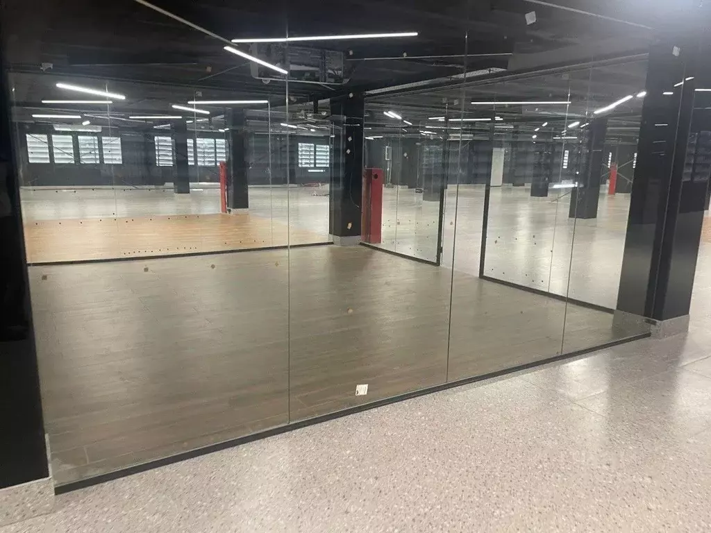Помещение свободного назначения в Москва Барвихинская ул., 9 (2500 м) - Фото 1