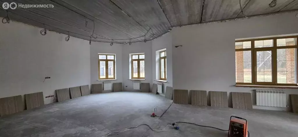 Дом в село Богословка, Лесная улица, 10 (500 м) - Фото 1