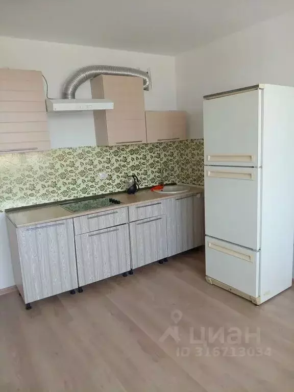 Студия Свердловская область, Екатеринбург ул. Чемпионов, 15 (30.0 м) - Фото 1