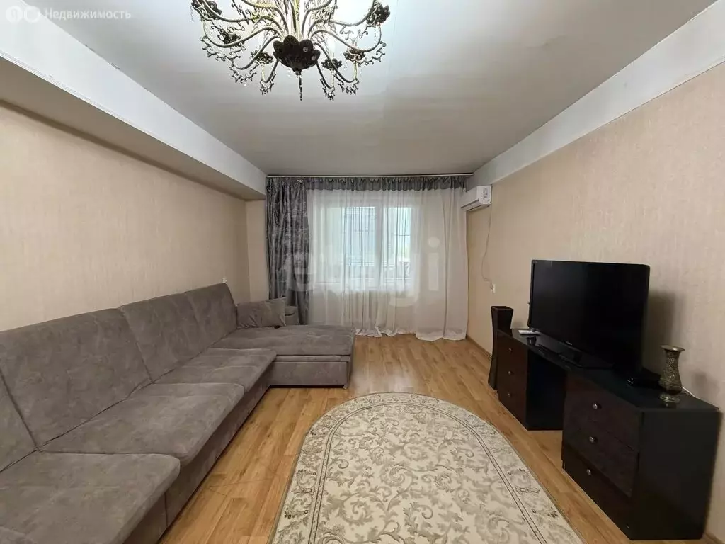 4-комнатная квартира: Махачкала, улица Ирчи Казака, 13В (113 м) - Фото 1