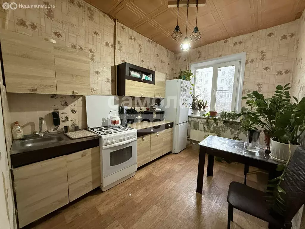 3-комнатная квартира: Астрахань, улица Бабаевского, 35к2 (69.5 м) - Фото 1