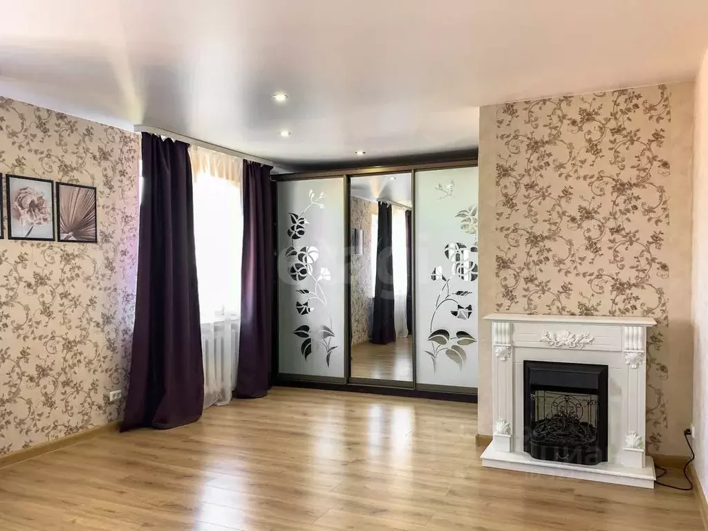 3-к кв. Ленинградская область, Кириши ул. Нефтехимиков, 45 (104.2 м) - Фото 1