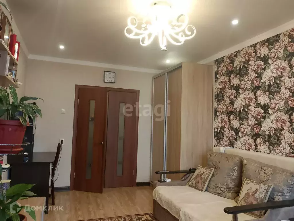 Продаётся 3-к квартира, 61.9 м - Фото 1