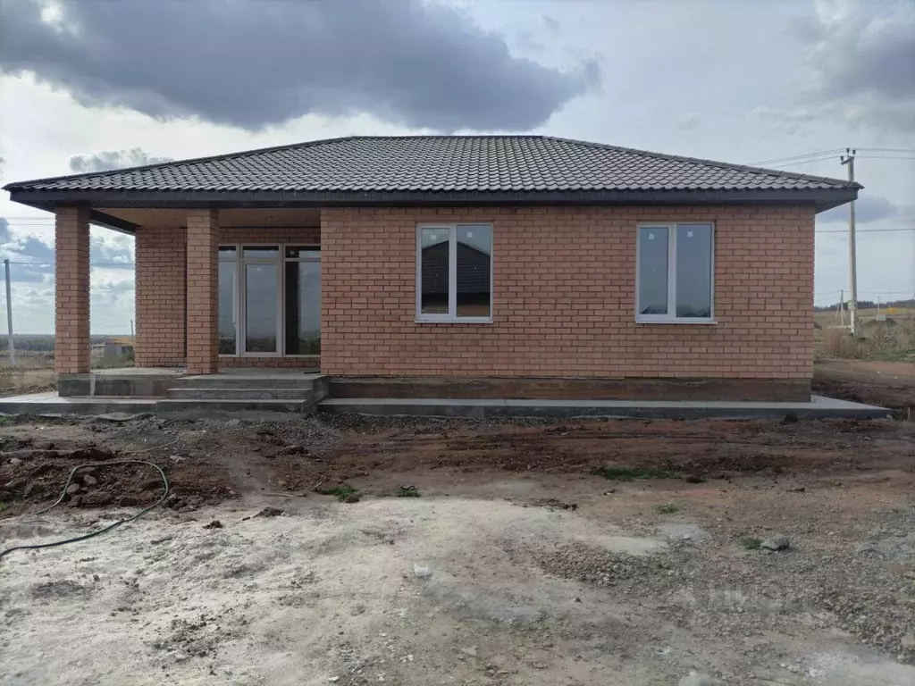 Дом в Оренбургская область, Оренбургский район, пос. Соловьевка ул. ... - Фото 1