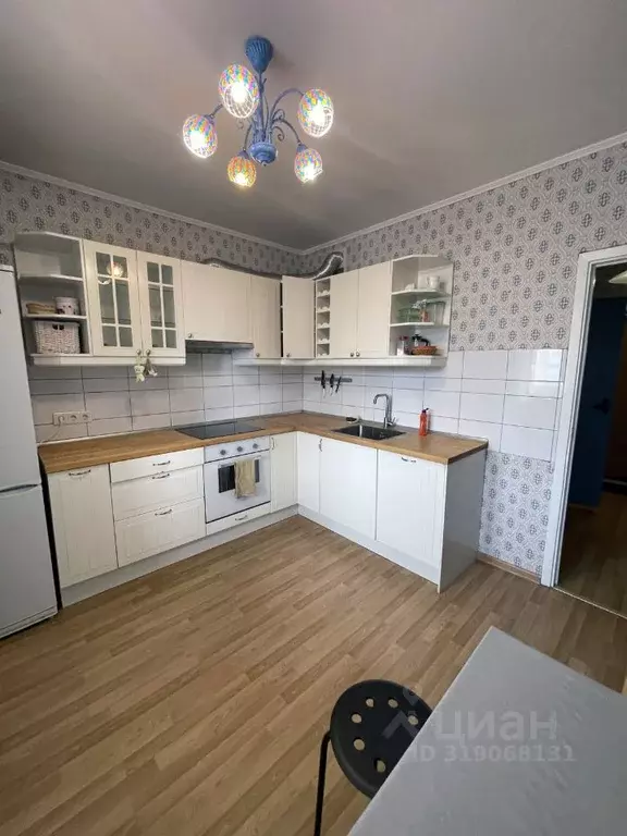 2-к кв. Московская область, Химки Молодежная ул., 76 (61.6 м) - Фото 0