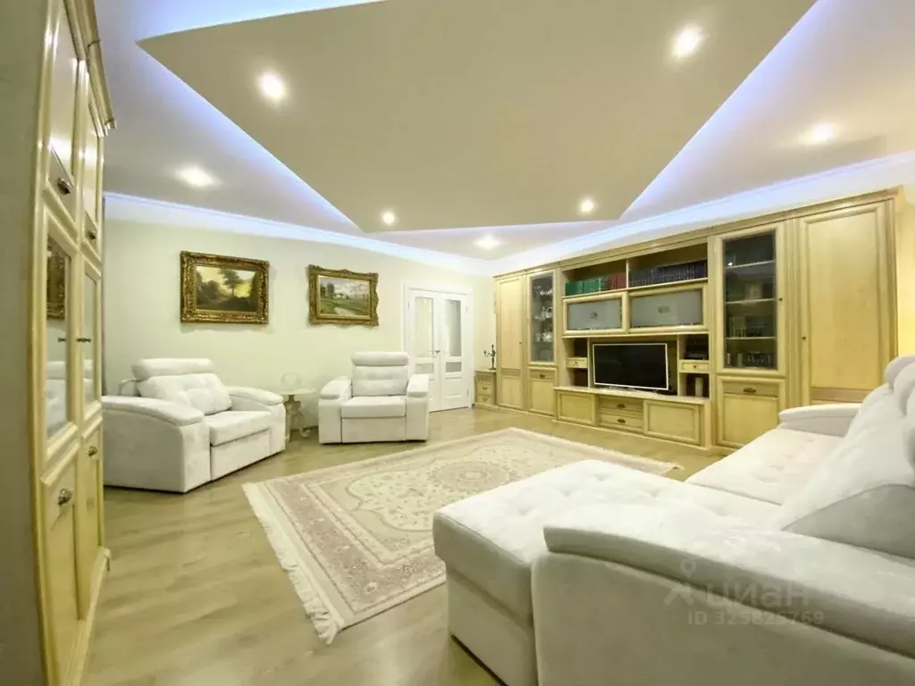 2-к кв. Астраханская область, Астрахань ул. Сен-Симона, 48к1 (90.8 м) - Фото 2