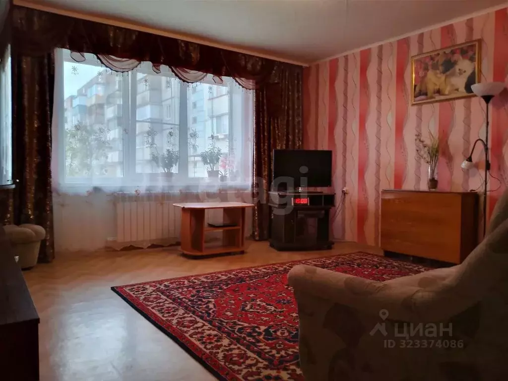 3-к кв. Псковская область, Остров ул. Меркурьева, 14 (69.7 м) - Фото 1