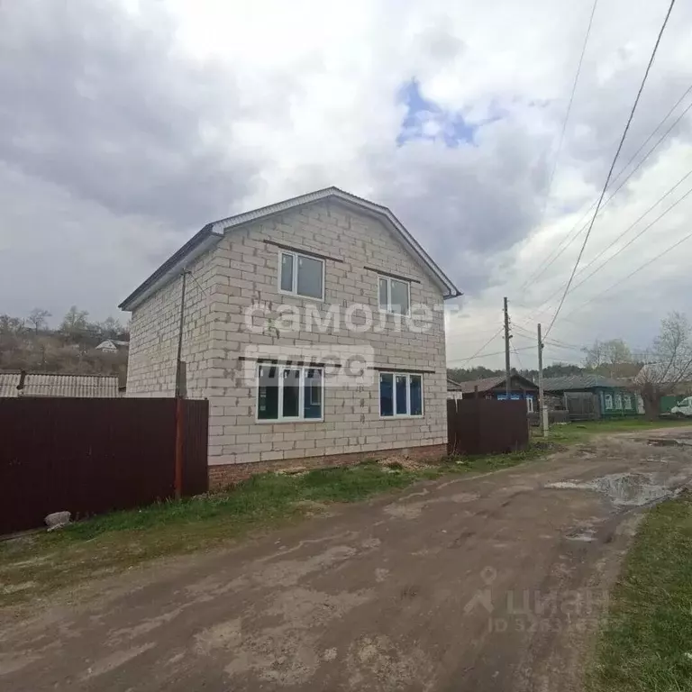 Дом в Пензенская область, Кузнецк пер. 1-й Кузнечный (130 м) - Фото 1