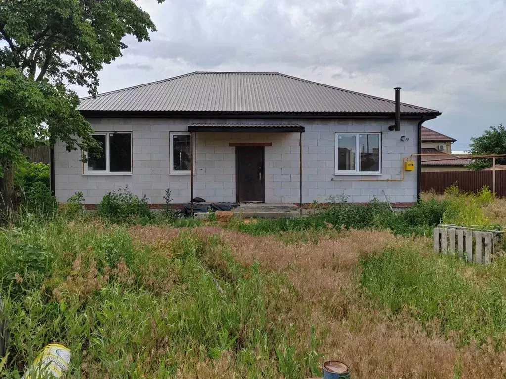 Дом в Астраханская область, Приволжский район, с. Фунтово-1 ул. ... - Фото 1