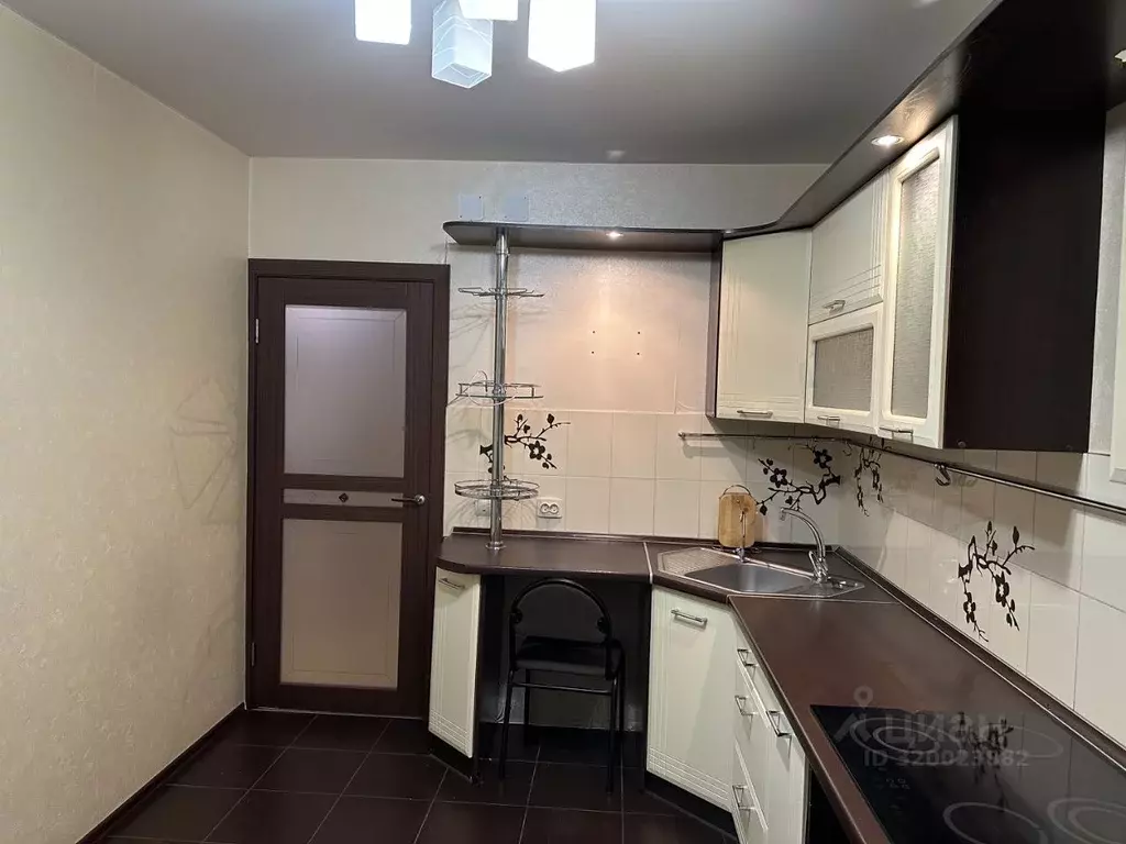 3-к кв. Красноярский край, Красноярск ул. Кутузова, 34 (68.7 м) - Фото 0