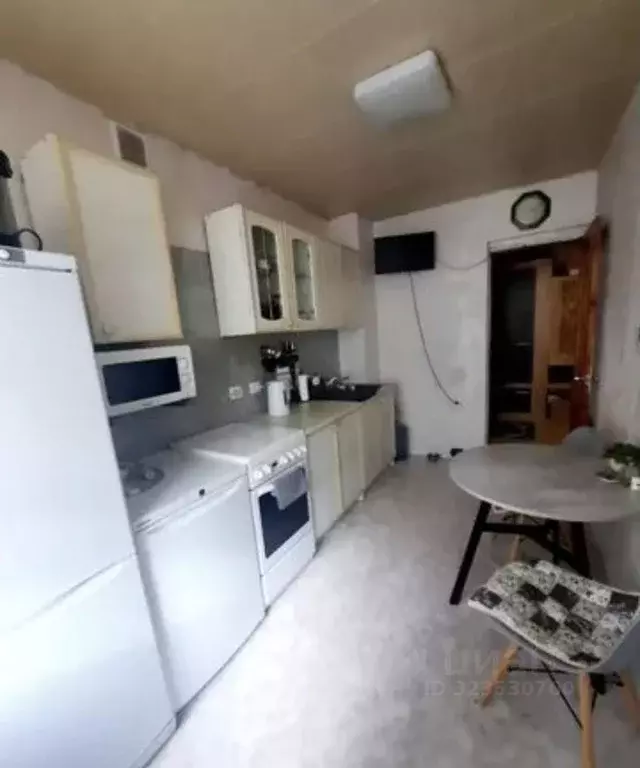 3-к кв. Саратовская область, Саратов ул. Ново-Крекингская, 2 (61.0 м) - Фото 0